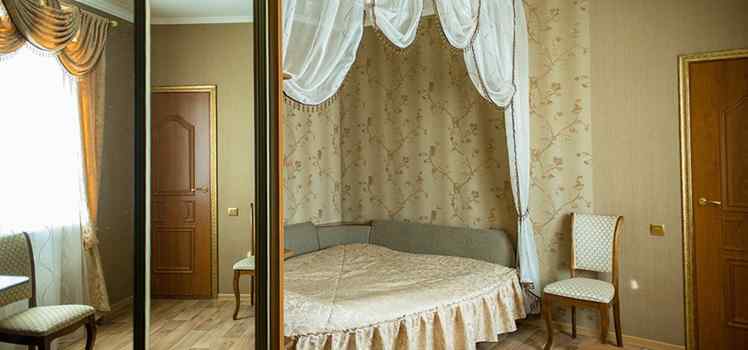 Гостиный двор Леон